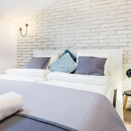 Old Town Apartments - T36A-3